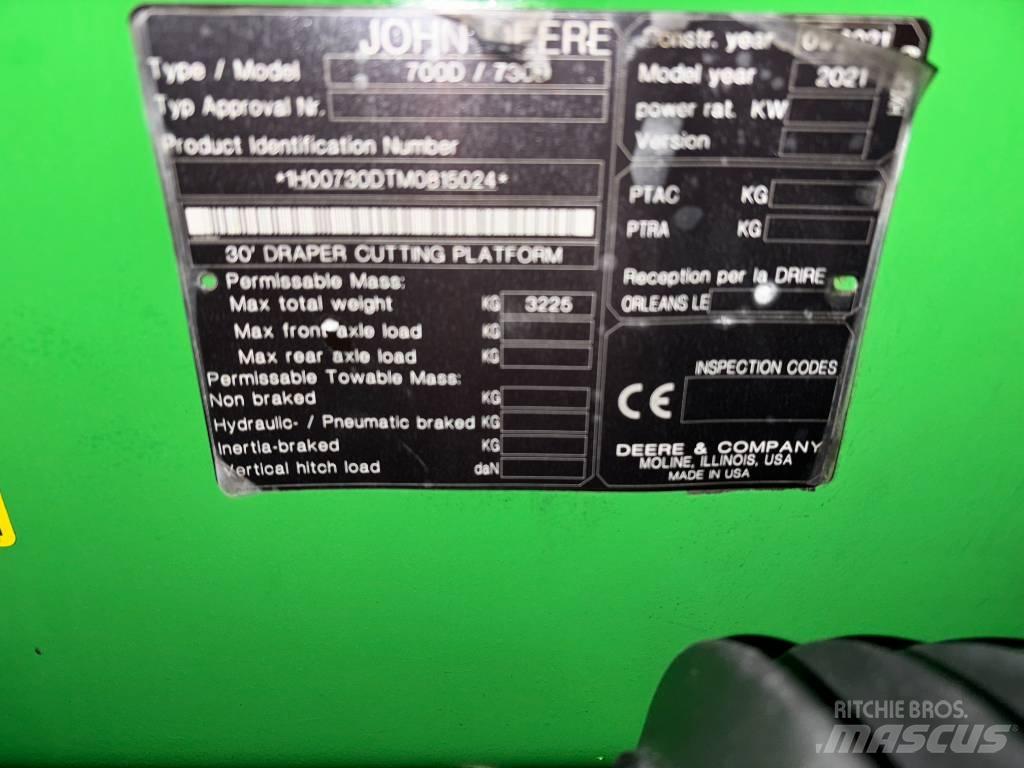 John Deere T670I 4WD 联合收割机