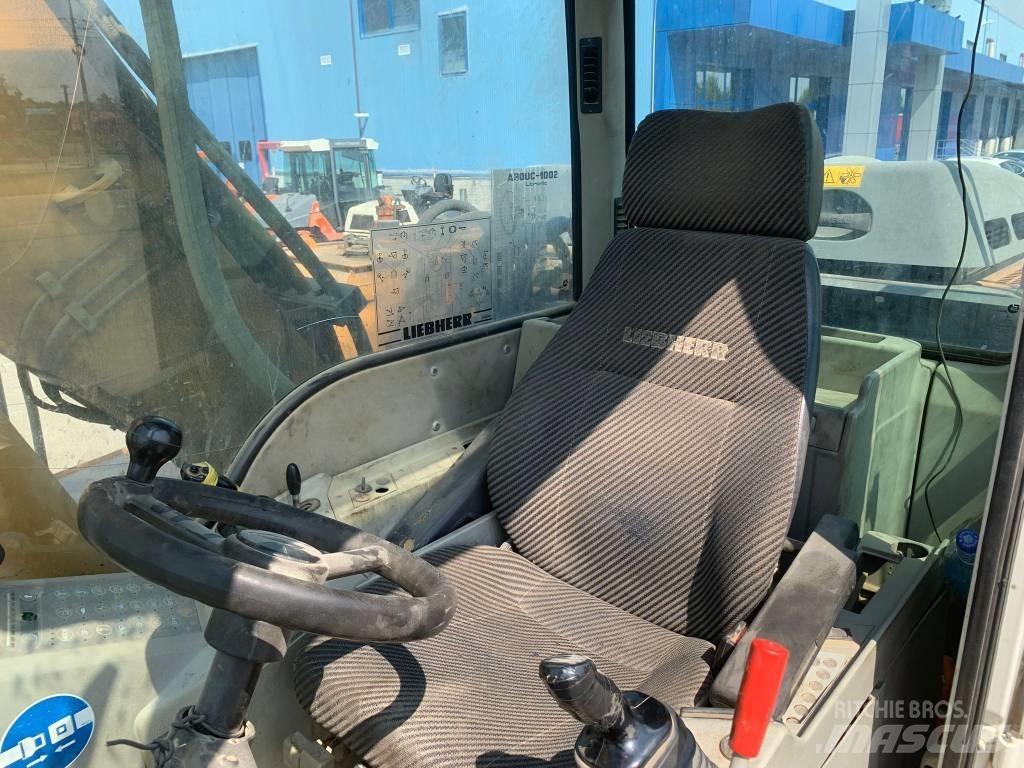 Liebherr A 900 C 轮式挖掘机