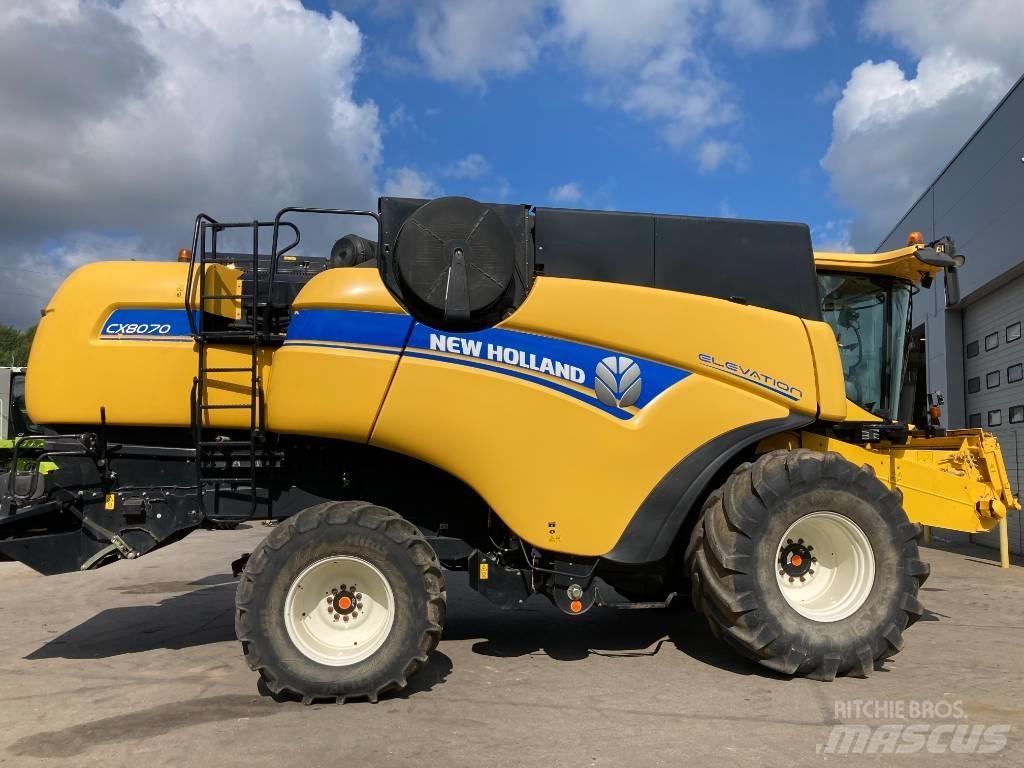 New Holland CX 8070 联合收割机