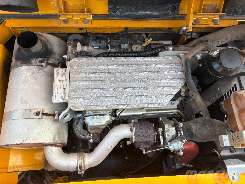 JCB JS 131 履带挖掘机