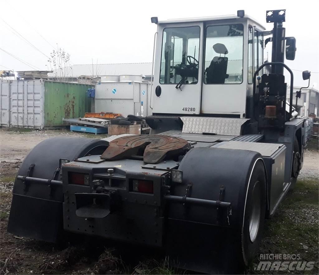  R332-4x4 码头牵引车