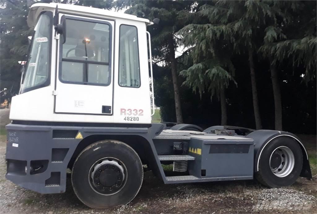  R332-4x4 码头牵引车