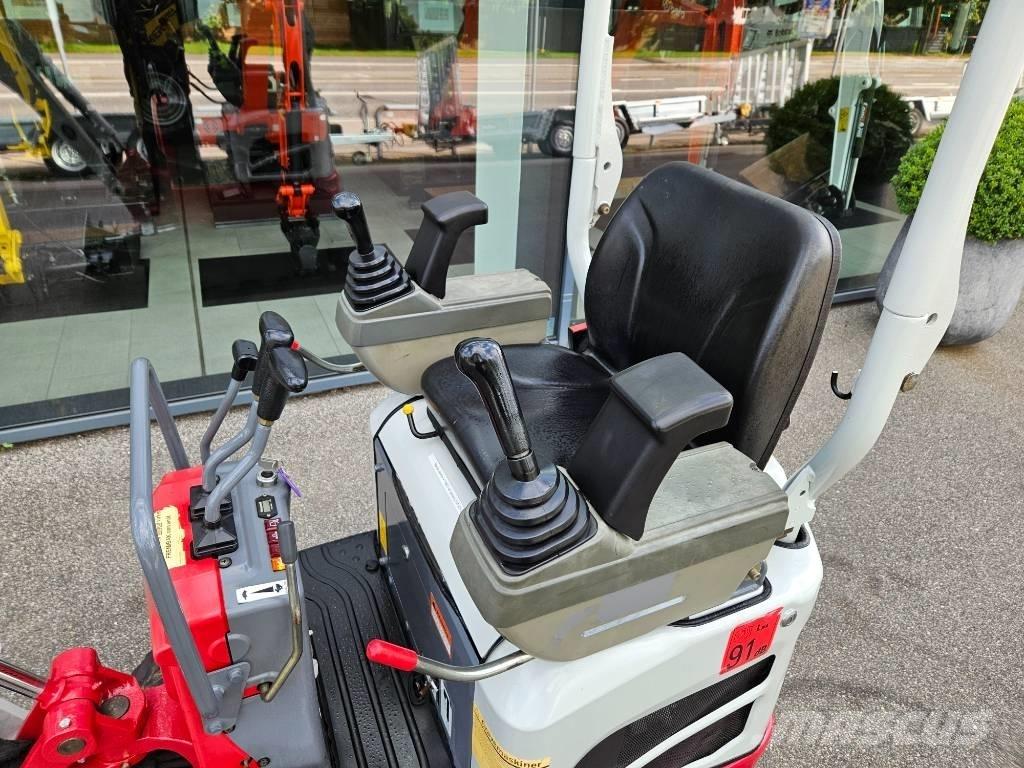 Takeuchi TB 210 小型挖掘机