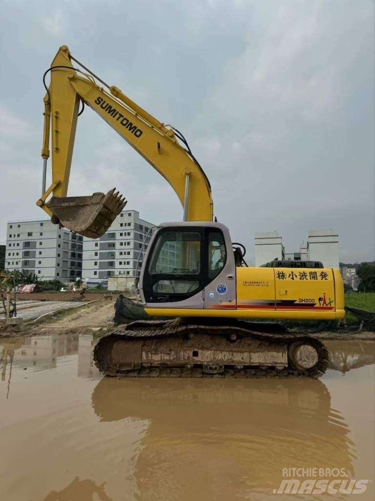 Sumitomo SH200-3 履带挖掘机