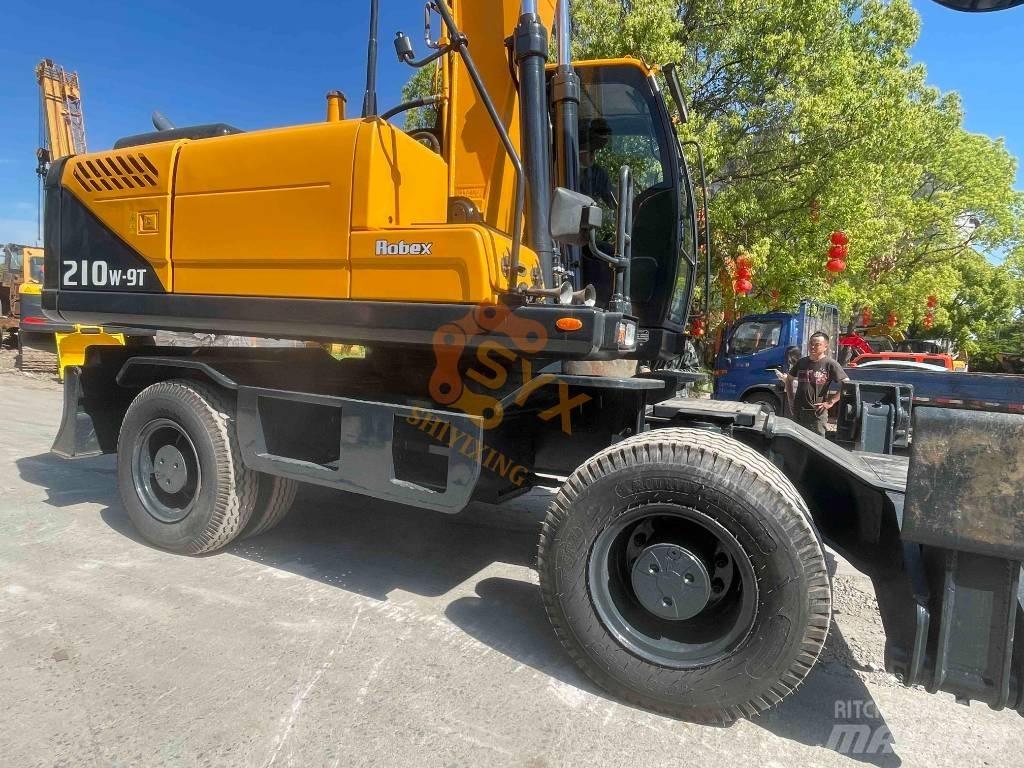 Hyundai R210W 轮式挖掘机