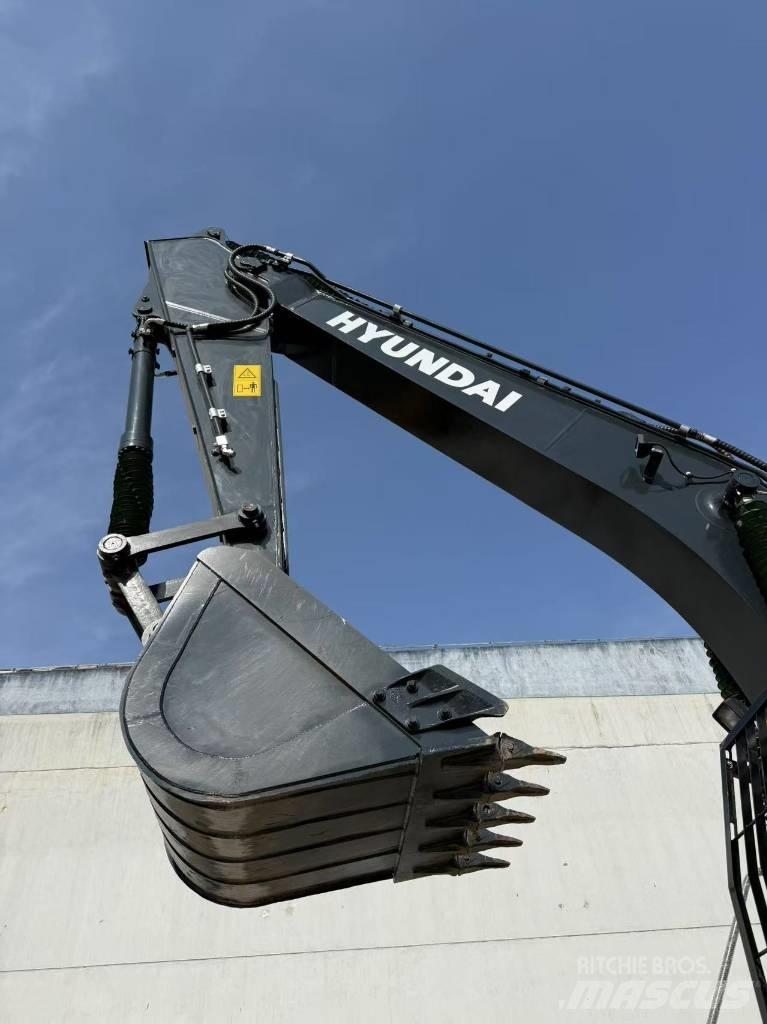 Hyundai R220-9S 履带挖掘机