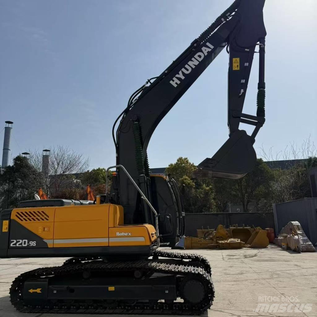 Hyundai R220-9S 履带挖掘机