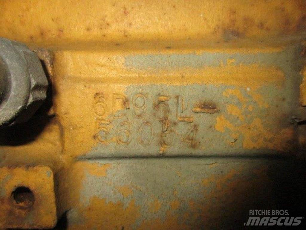 Komatsu WA100-1 轮式装载机