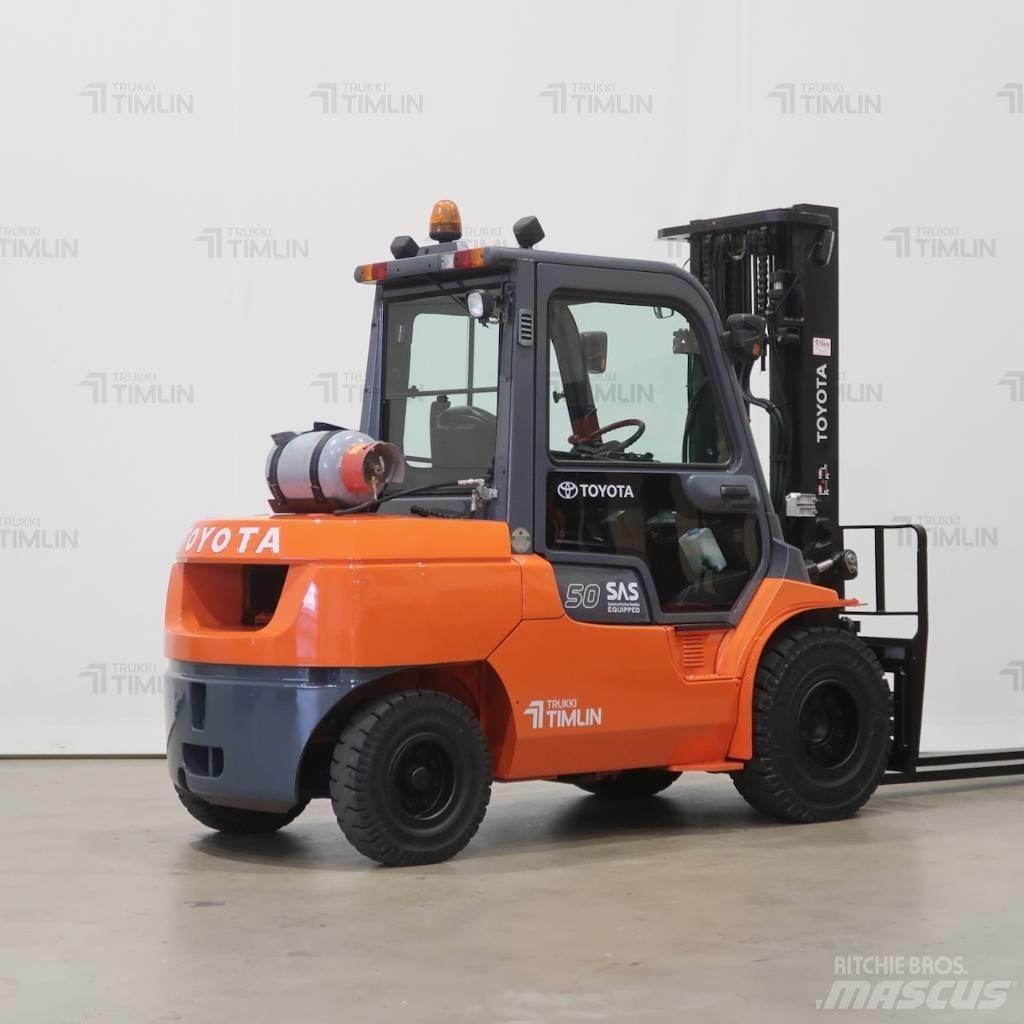Toyota 02-7FG45 天然气叉车