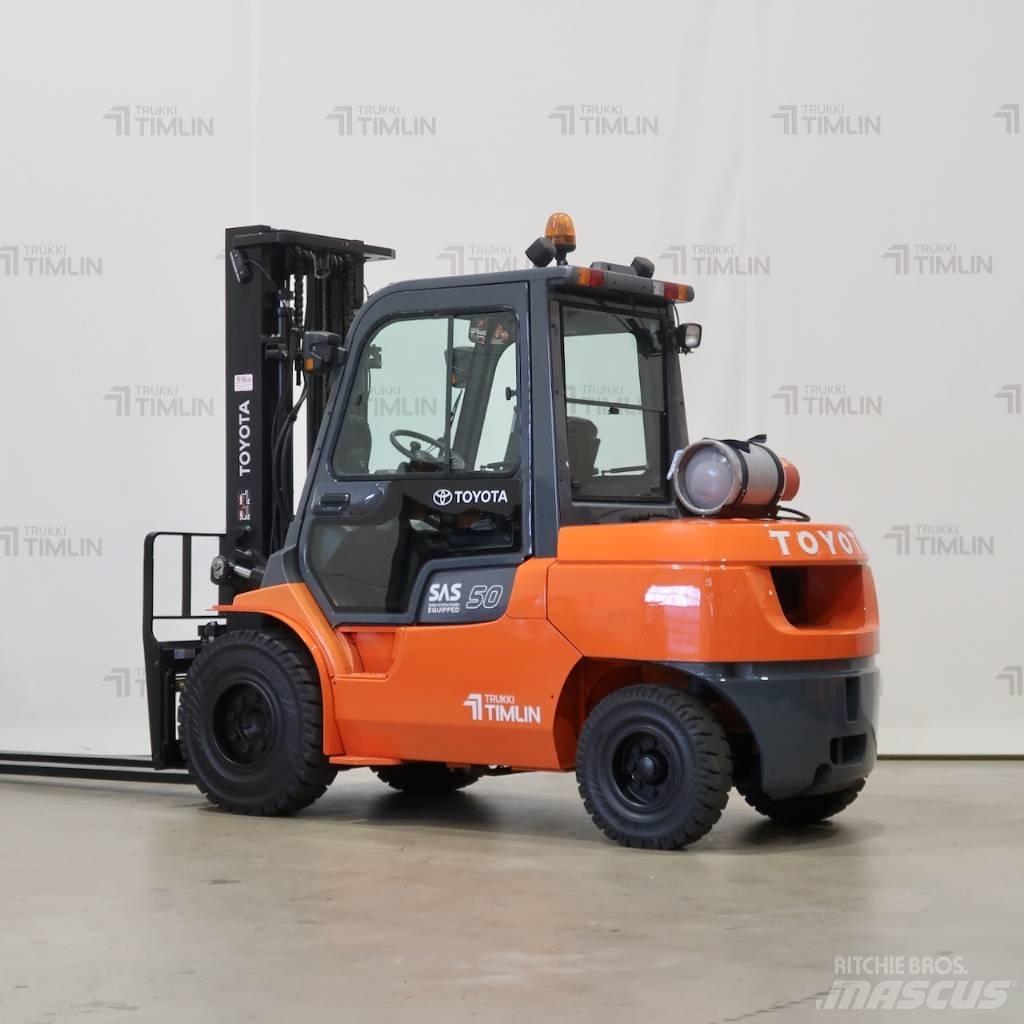 Toyota 02-7FG45 天然气叉车