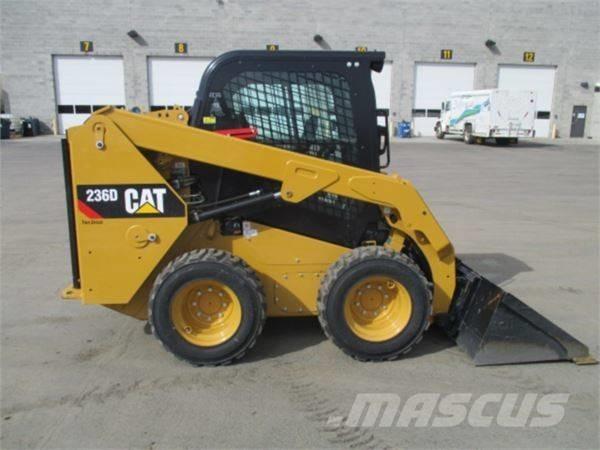 CAT 236 D 滑移装载机