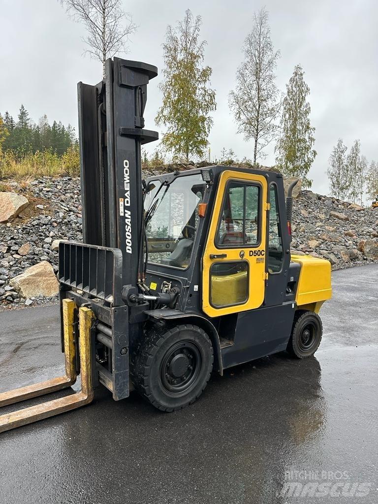 Doosan Daewoo D50-C2 柴油叉车
