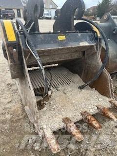 Godet MB BF 120.4 破碎机