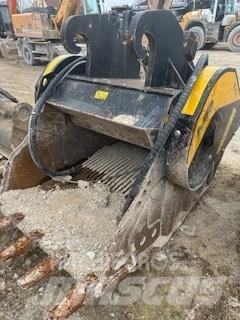 Godet MB BF 120.4 破碎机