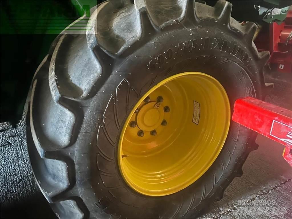 John Deere T550 联合收割机