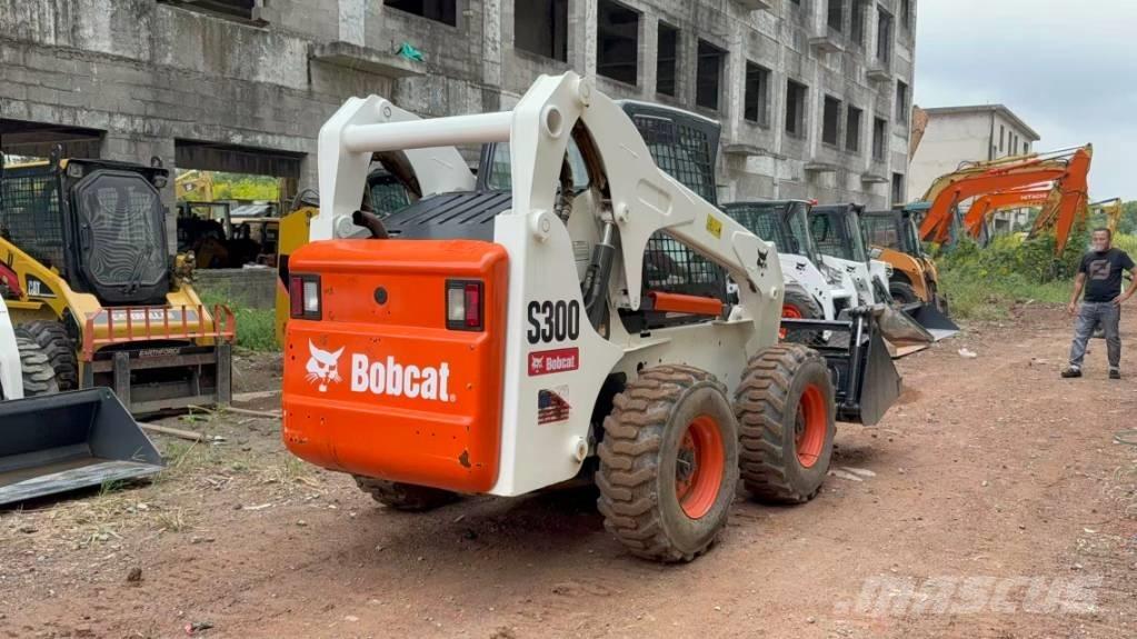 Bobcat S 300 滑移装载机