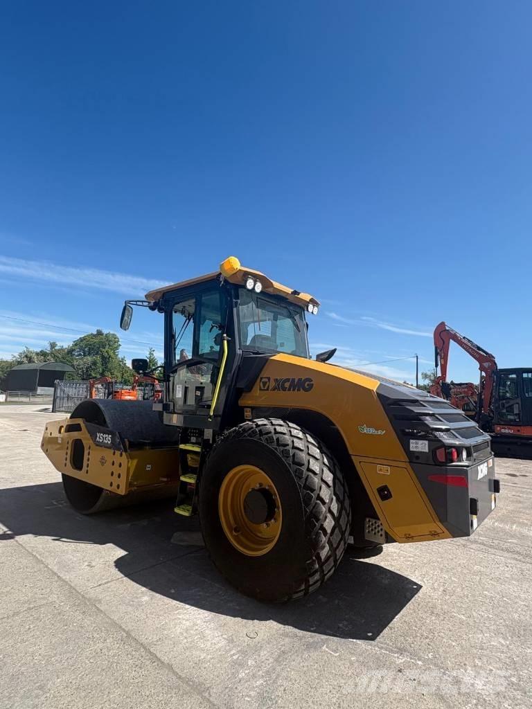 XCMG XS135 单轮压路机