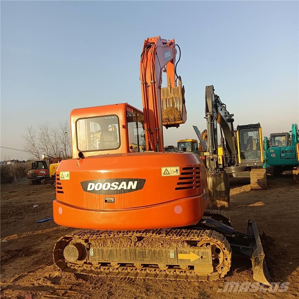 Doosan DH80G 中型挖掘机
