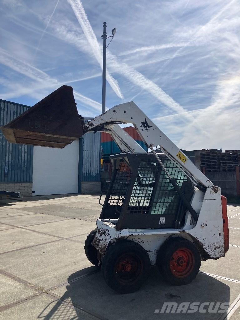 Bobcat S 100 滑移装载机