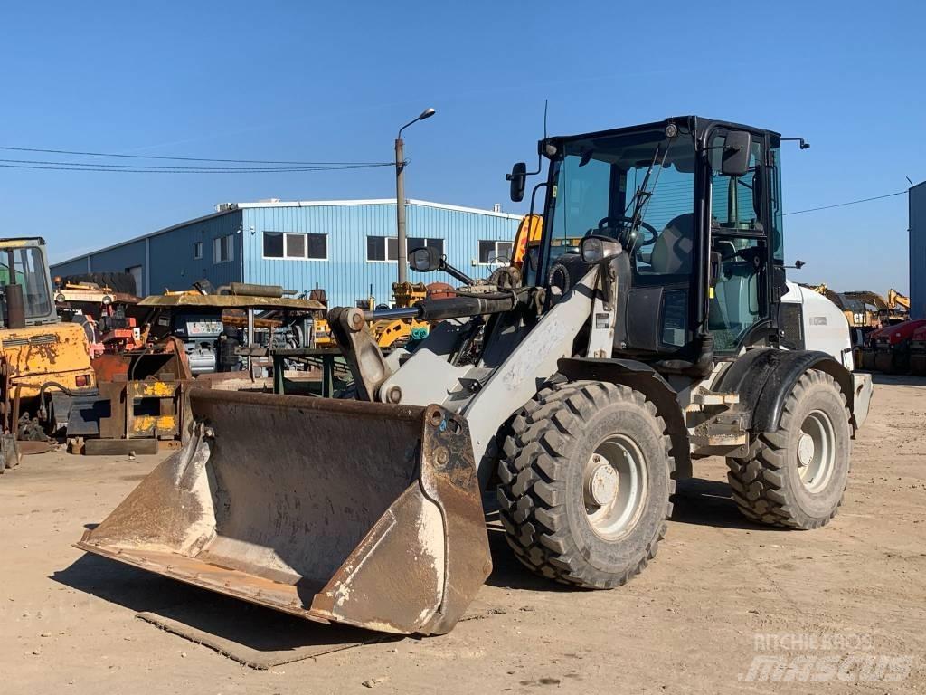 CAT 908H 轮式装载机