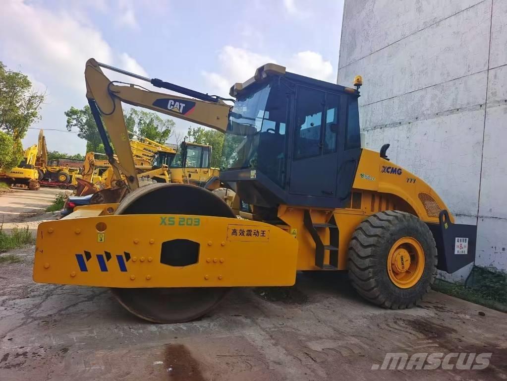 XCMG XS 203 J 单轮压路机
