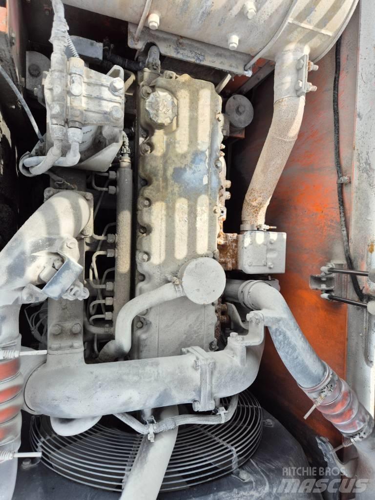 Doosan DX210WA 轮式挖掘机