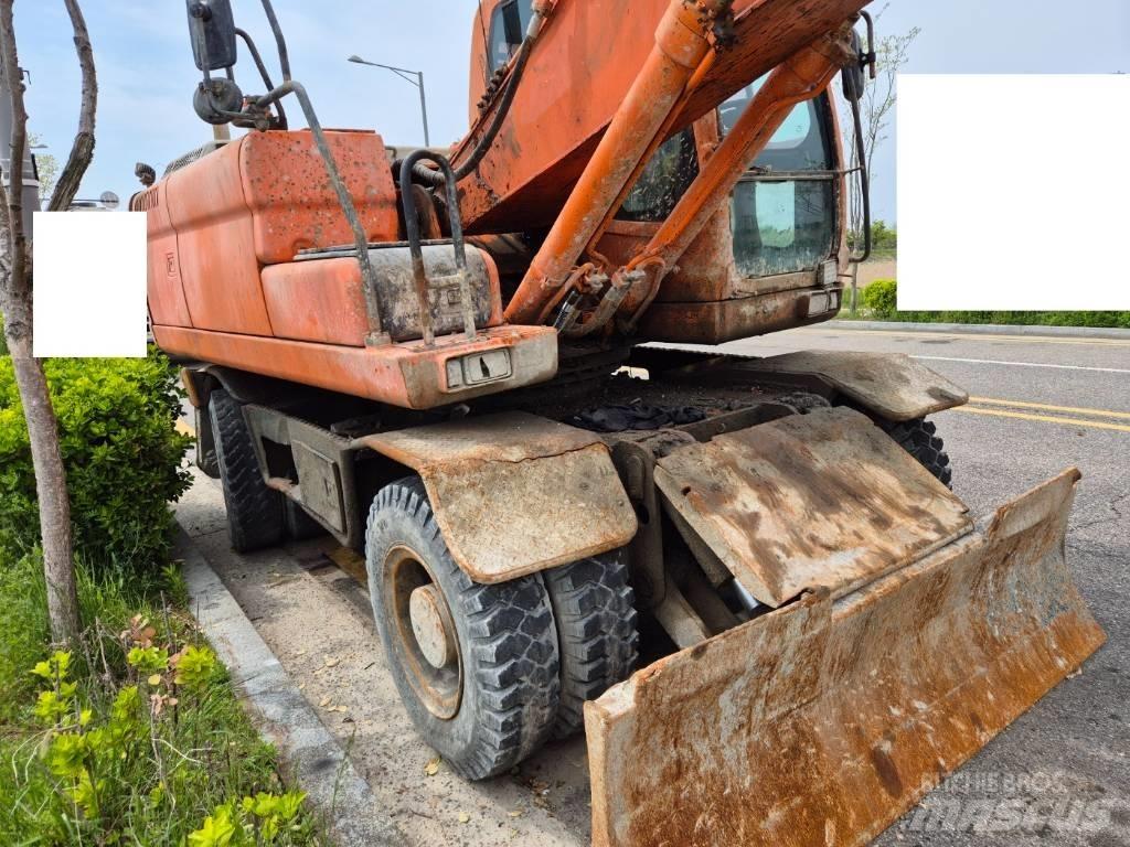 Doosan DX210WA 轮式挖掘机