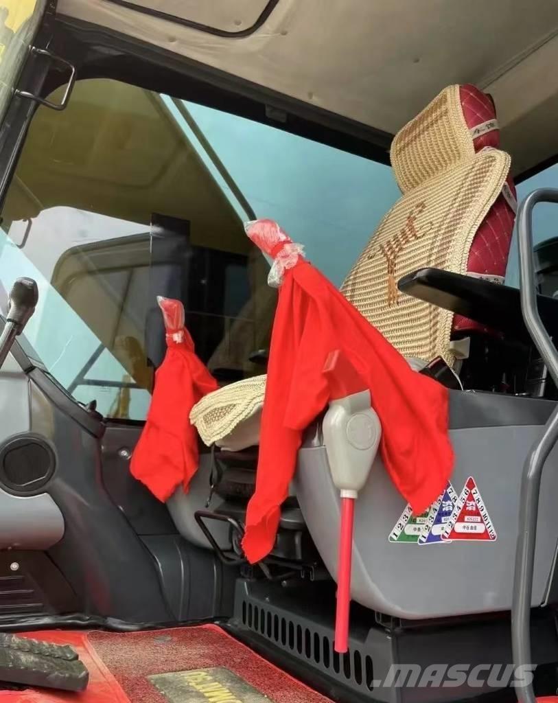 Komatsu PC 240 履带挖掘机