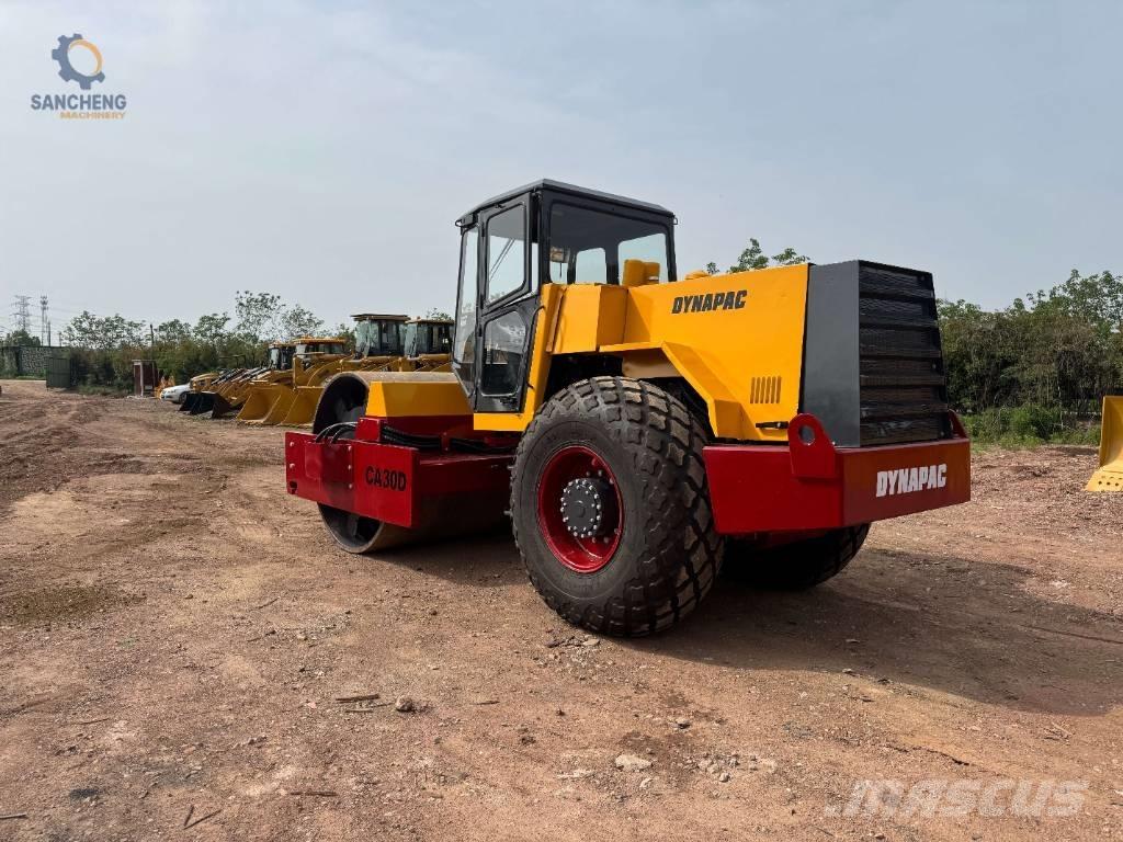 Dynapac CA 30 D 单轮压路机