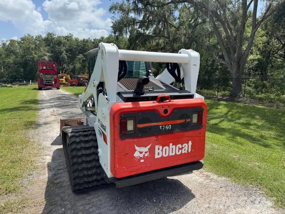 Bobcat T750 滑移装载机