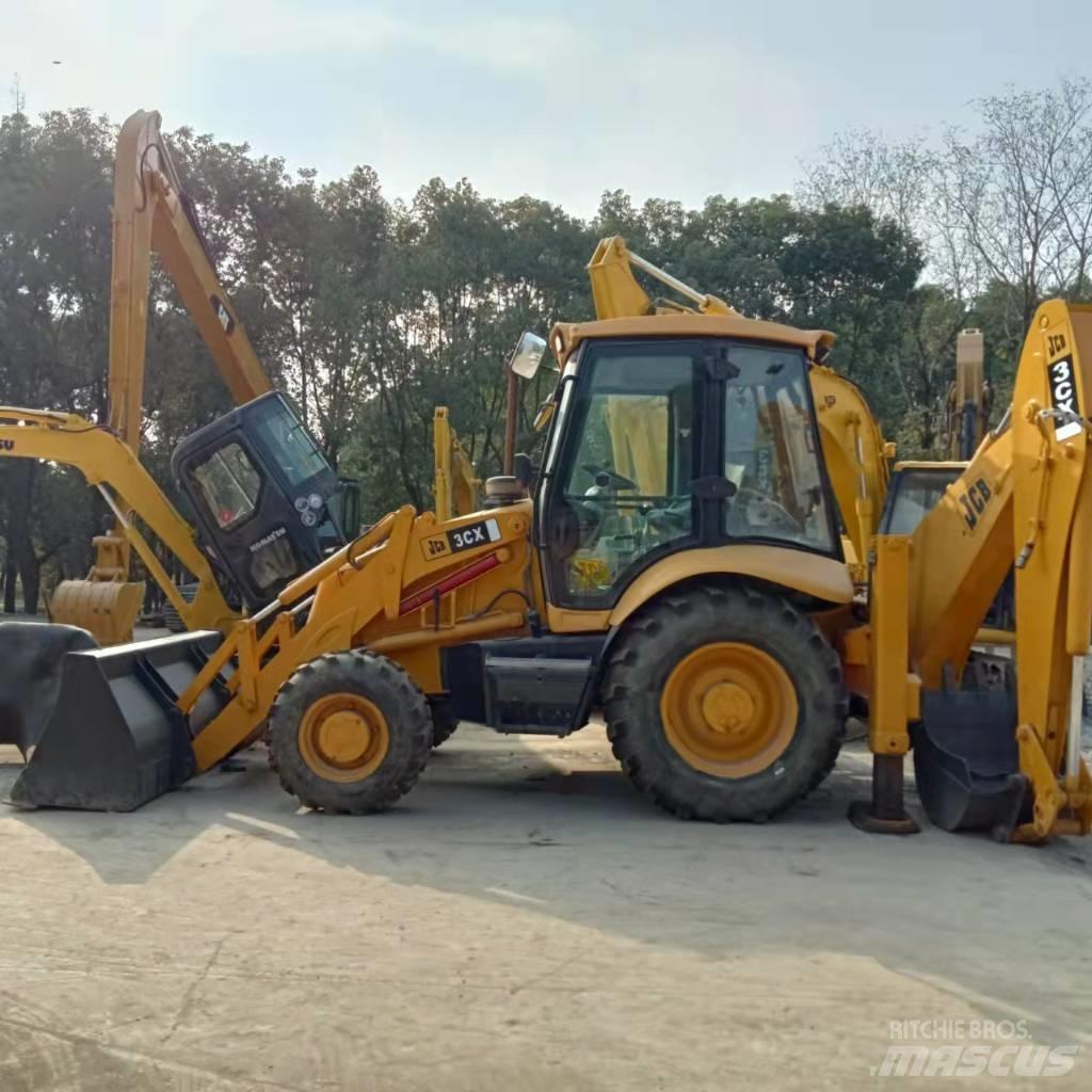 JCB 3CX 反铲装载机