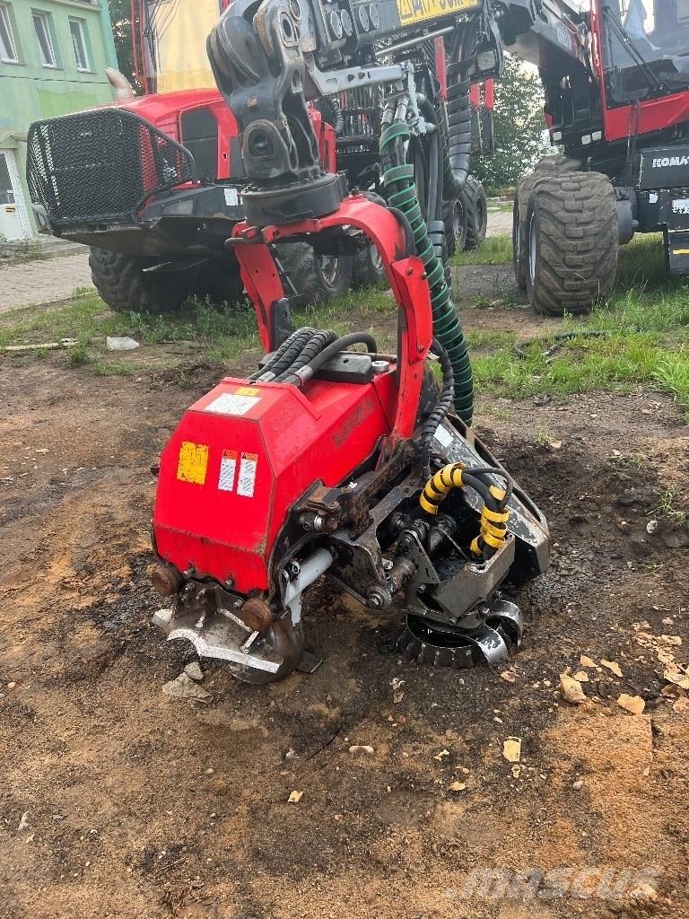 Komatsu 911 收割机