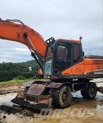 Doosan DX 210 W 轮式挖掘机