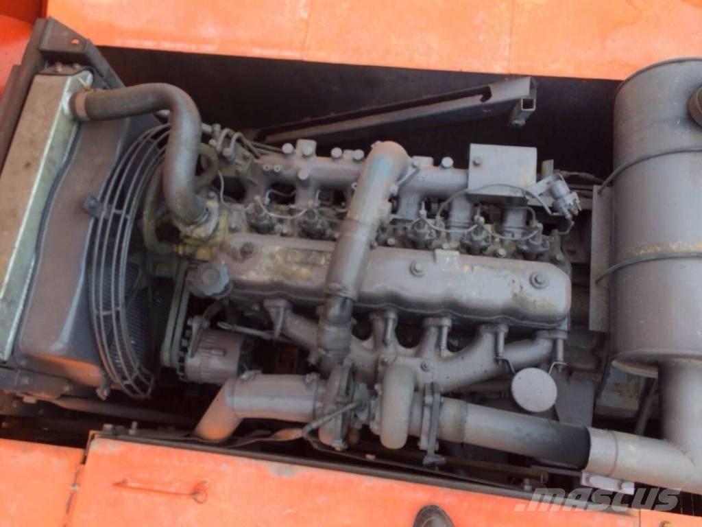 Hitachi EX200-1 履带挖掘机