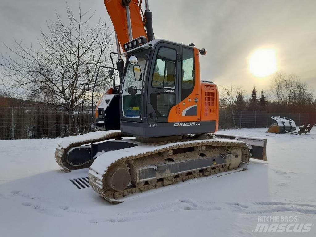 Develon DX 235 LCR-5 履带挖掘机
