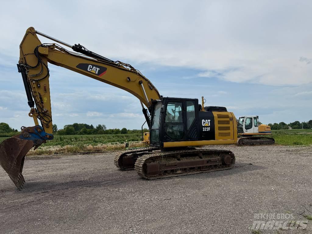 CAT 323 F L 履带挖掘机