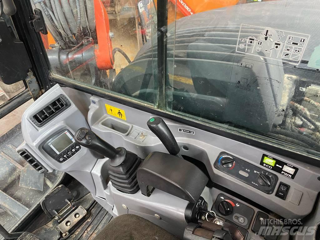 Kubota KX 080-4 中型挖掘机