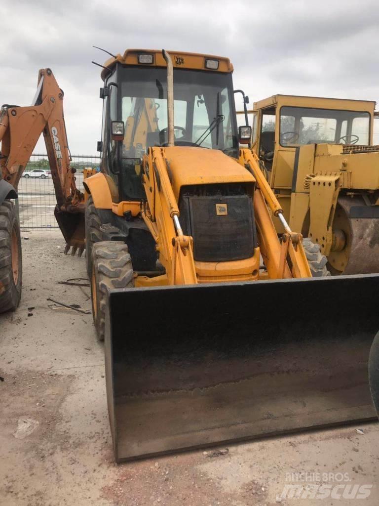 JCB 3cx 反铲装载机