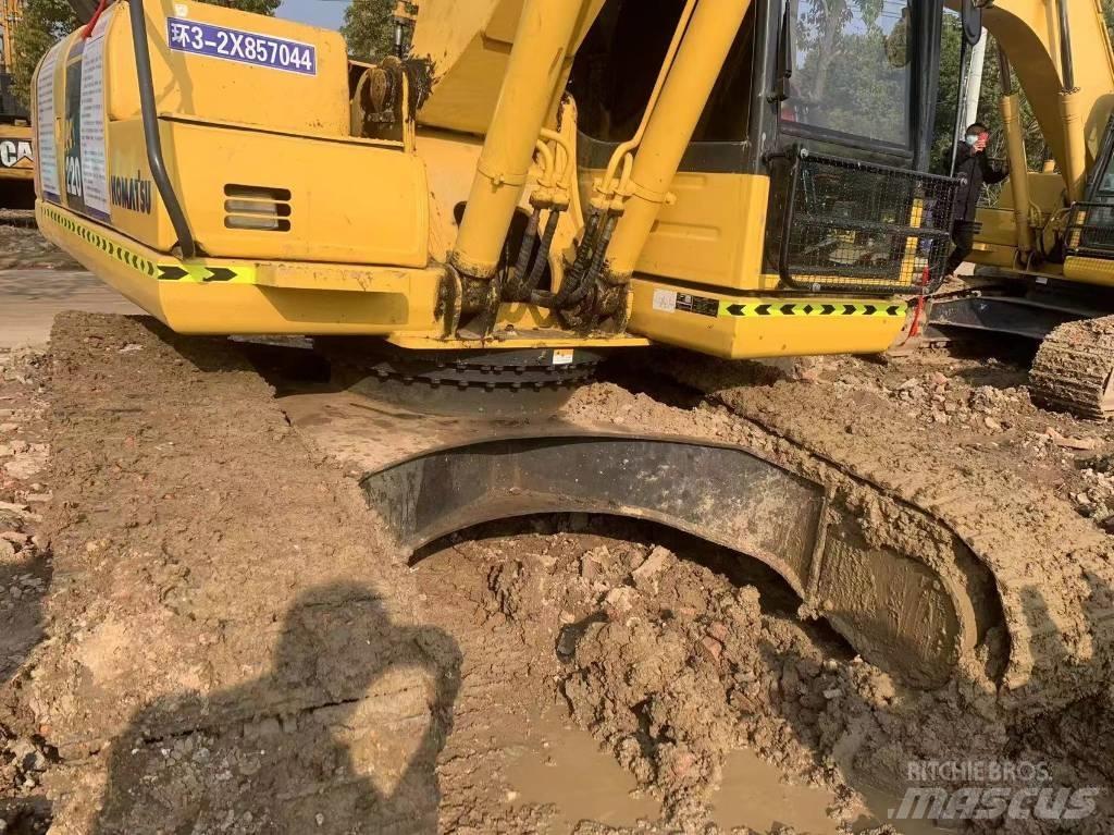 Komatsu PC 220-8M0 履带挖掘机