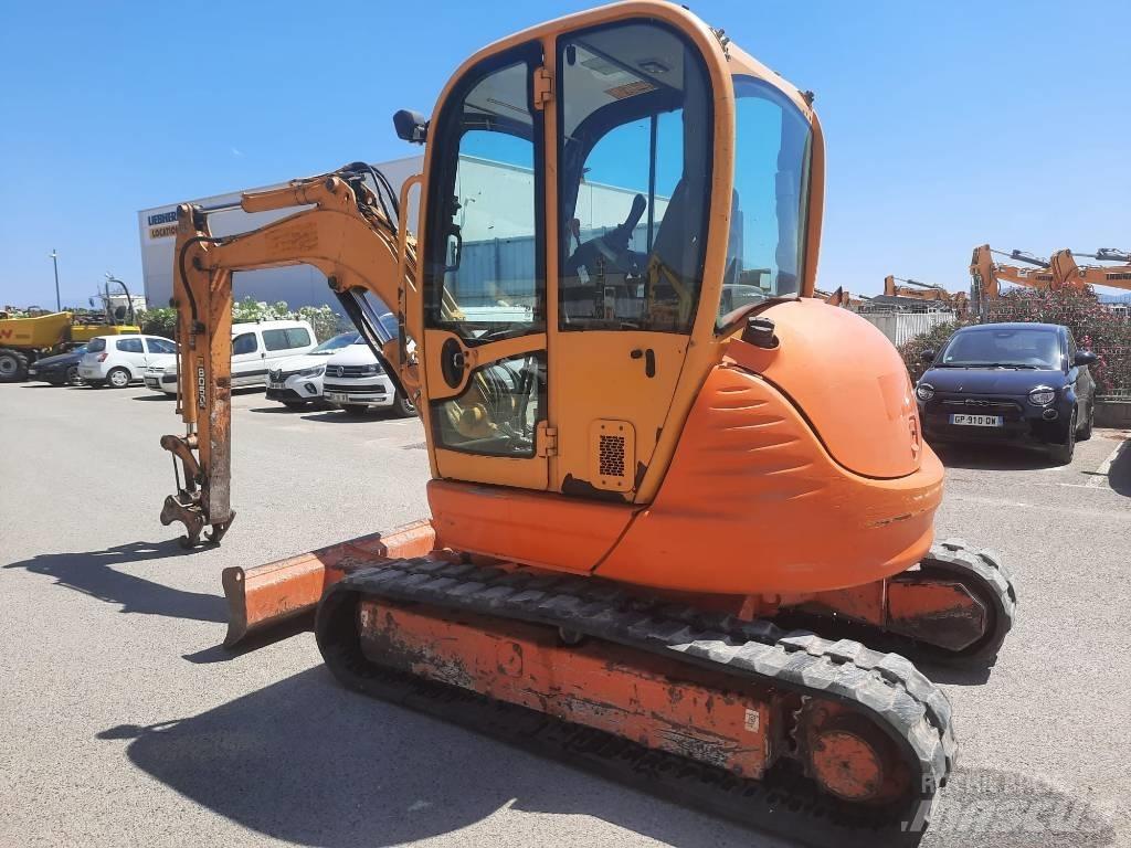 JCB 8050 RTS 小型挖掘机