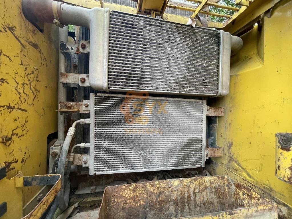 Komatsu PC 220-7 履带挖掘机