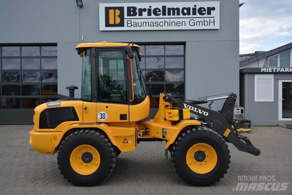 Volvo L30HS 轮式装载机