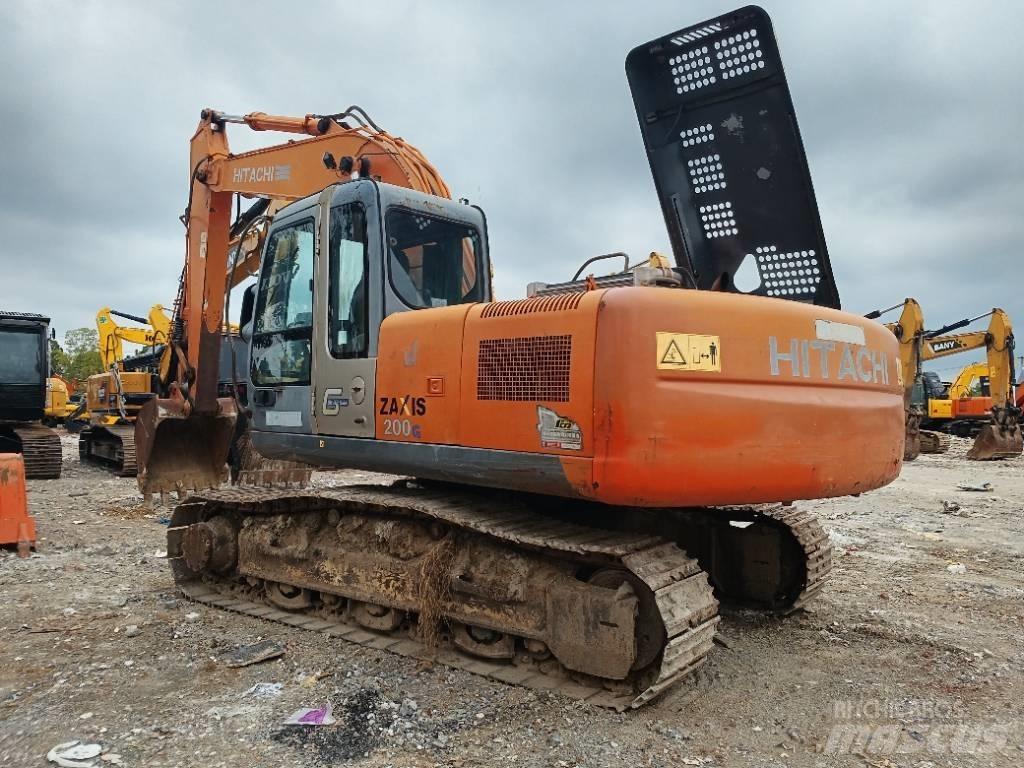 Hitachi ZX 200 履带挖掘机