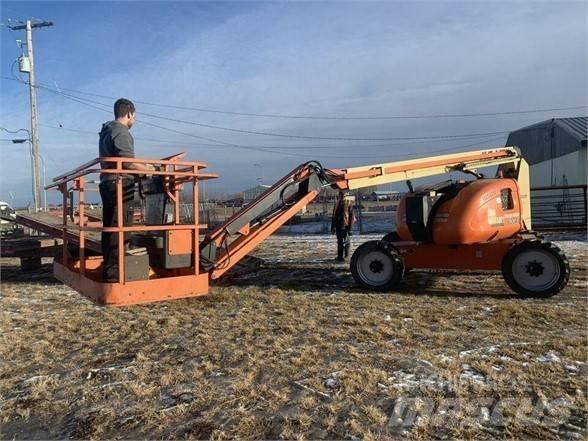 JLG 600AJ 曲臂高空工作平台