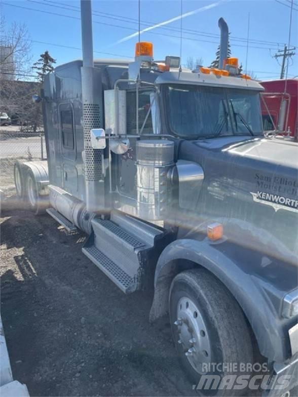 Kenworth W900 牵引车