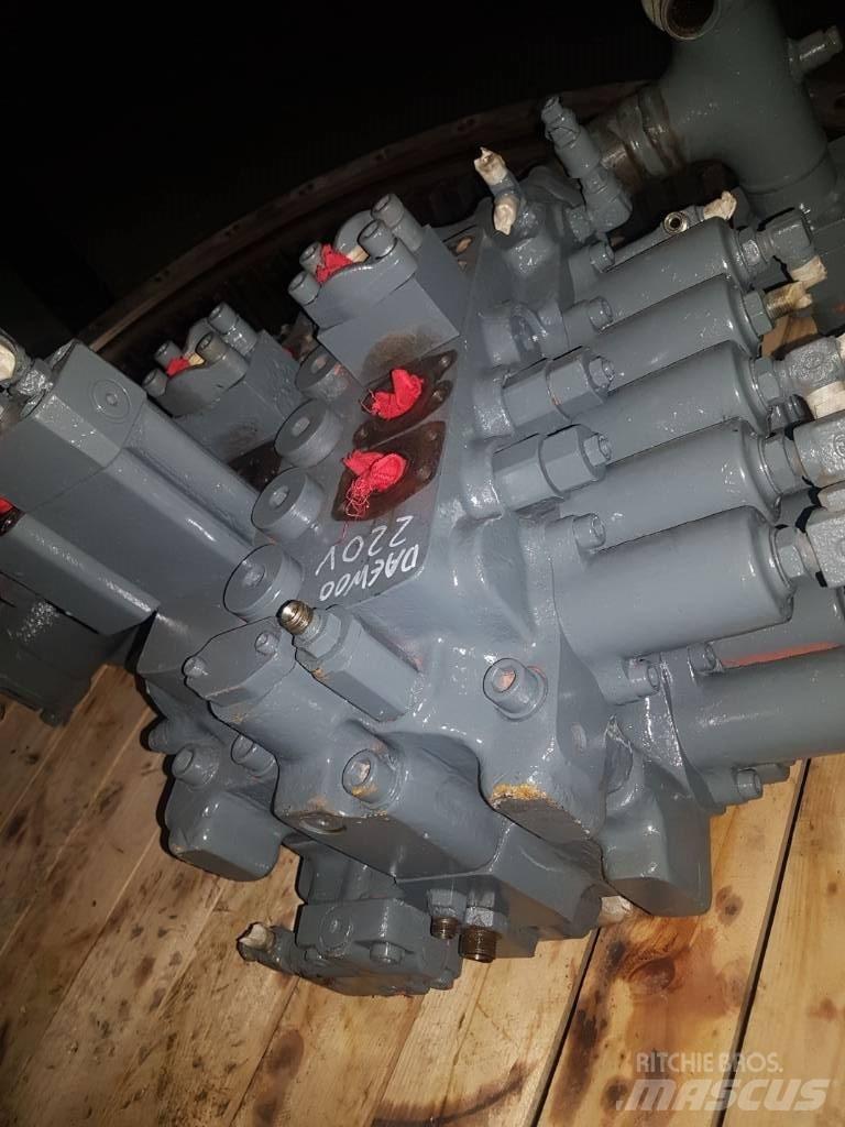 Daewoo DX28-71 液压