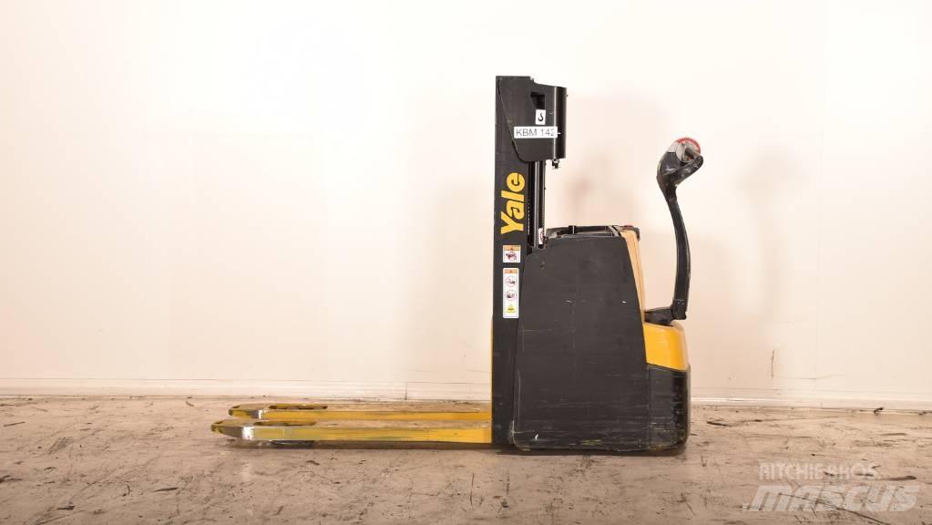 Yale MS 14 AC 手推堆垛车
