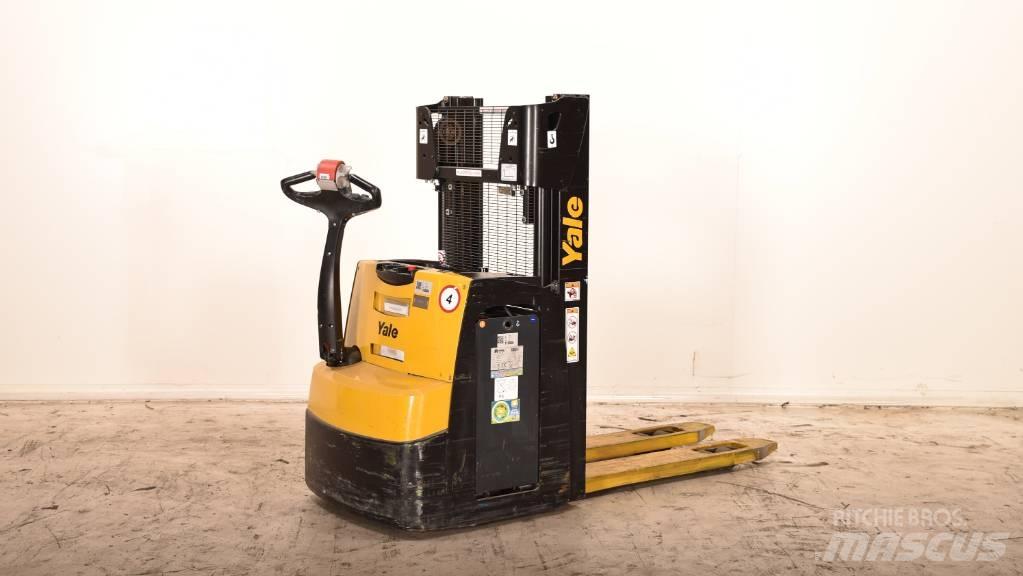 Yale MS 14 AC 手推堆垛车