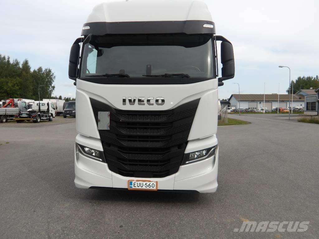 Iveco AS 440 STX 牵引车