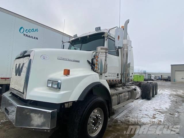 Western Star 4900SB 牵引车